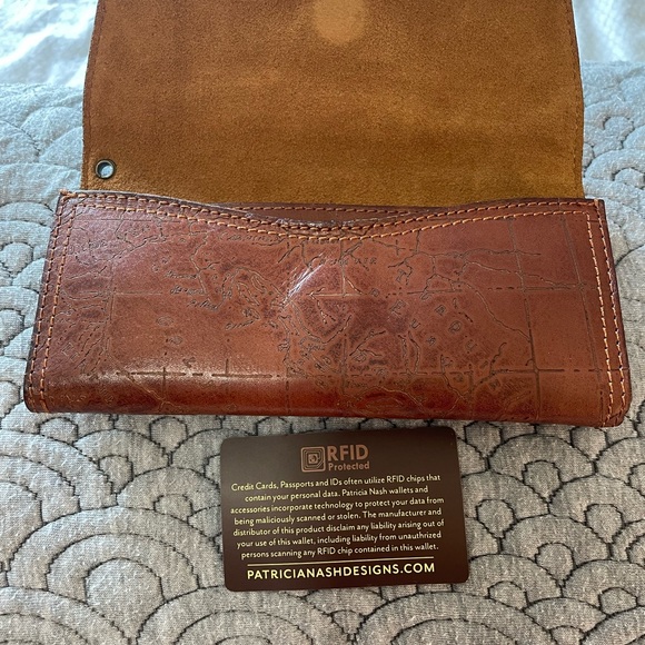NWT Patricia Nash Wallet RFID protected Italy Design - Picture 2 of 7